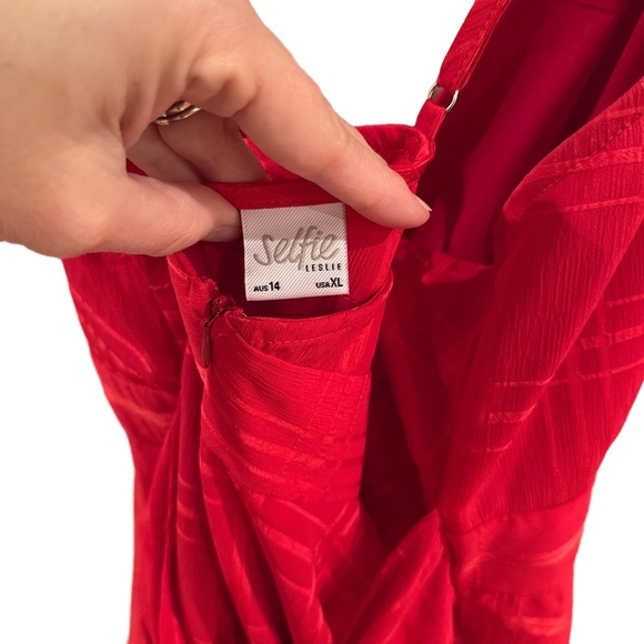 Selfie Leslie Sleeveless Mini V Neck Dress Criss Cross Back Bow 14 July 4 USA - Picture 3 of 6